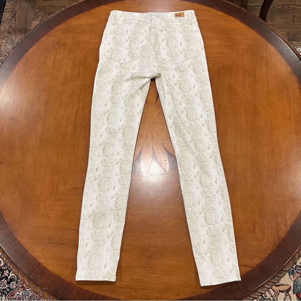 LIKE NEW PAIGE Hoxton Ultra Skinny Jean Sonoran Snakeskin Print‎ 27 White/Tan - Picture 6 of 16